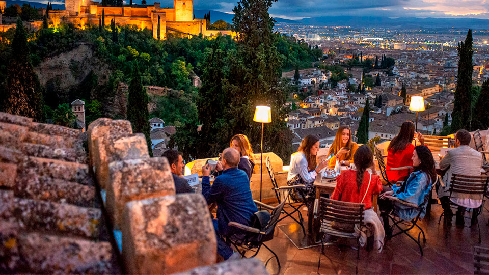 Mayorista de bebidas en Granada | Preparar temporada alta HORECA 2026